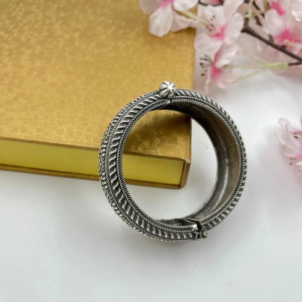 Silver Look Alike Floral Kada