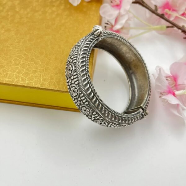 Silver Look Alike Floral Kada