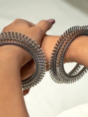 Oxidised Spike Bangle set
