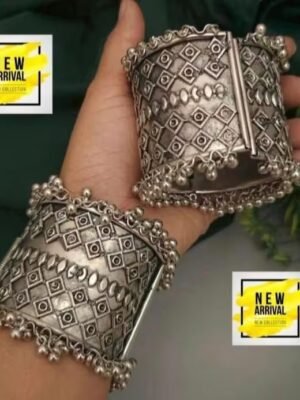 Antique Hand cuff