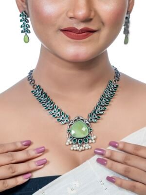 Green stone necklace set