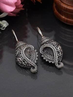 German Silver Stud Shunk Trunk Earrings